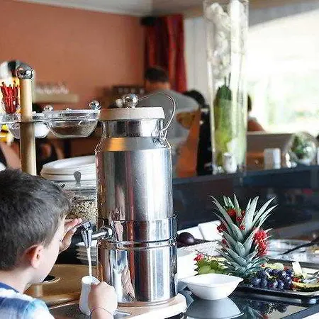 Restaurant Weinebrugge ホテル 4*