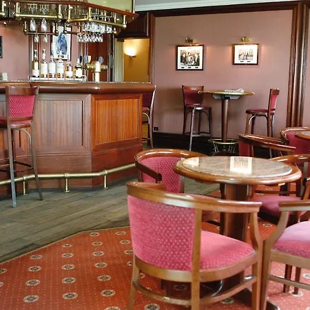 Restaurant Weinebrugge 호텔 4*